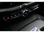 Volvo XC60 2.0 T6 Plug-in hybrid AWD Plus Dark | Achterbank verwarmd | Elektrisch glazen panorama-dak | Elektrisch verstelb. bestuurdersstoel met geheugen