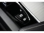Volvo XC60 2.0 T6 Plug-in hybrid AWD Plus Dark | Achterbank verwarmd | Elektrisch glazen panorama-dak | Elektrisch verstelb. bestuurdersstoel met geheugen
