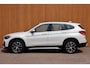BMW X1 SDrive20i VDL Nedcar Edition org.NL leer+verw Head-up el.klep parelmoer