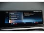 BMW 3-Serie 320e High Executive M Sport | Panoramadak | Harman Kardon | Carbon | Camera | Adaptive LED | Stoelverwarming | Stuurverwarming | Apple Carplay | Navigatie | Cruise Control | Memory Seat | Trekhaak | Keyless | Shadowline