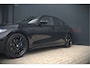BMW 3-Serie 320e High Executive M Sport | Panoramadak | Harman Kardon | Carbon | Camera | Adaptive LED | Stoelverwarming | Stuurverwarming | Apple Carplay | Navigatie | Cruise Control | Memory Seat | Trekhaak | Keyless | Shadowline
