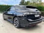 Volkswagen ID.7 Tourer Pro Business | Achterbank in ongelijke delen neerklapbaar incl. middenarmsteun en doorlaadmogelijkheid | Afstandscontrolesysteem (Front Assist), met voetgangers- en fietsersherkenning | Automatische afstandsregeling (Adaptive Cruise Control)
