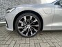 Volvo V60 T6 Plug-in hybrid AWD Plus Dark | Panoramadak | 360 camera | harman & kardon sound | Donker getint glas achter | 20" LM wielen | Trekhaak