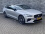 Volvo V60 T6 Plug-in hybrid AWD Plus Dark | Panoramadak | 360 camera | harman & kardon sound | Donker getint glas achter | 20" LM wielen | Trekhaak