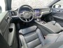 Volvo V60 T6 Plug-in hybrid AWD Plus Dark | Panoramadak | 360 camera | harman & kardon sound | Donker getint glas achter | 20" LM wielen | Trekhaak