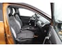 Renault Captur TCe 100 Intens | Origineel Nederlands | Trekhaak | Achteruitrijcamera | Parkeersensoren | Cruise Control | Climate Control | Keyless entry & start | Apple Carplay | Android Auto |