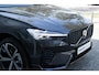 Volvo XC60 T8 Automaat Plug-in hybrid AWD Ultra Dark | Panoramadak met schuif-/kantelfunctie | Luchtvering | Semi elektrische trekhaak | Premium audio by Harman Kardon | Verwarmbare voorstoelen, achterbank en stuurwiel | Rondom zichtcamera | Adaptieve cruise control | Alarmklasse 3