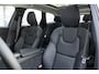 Volvo XC60 T8 Automaat Plug-in hybrid AWD Ultra Dark Panoramadak met schuif-/kantelfunctie | Luchtvering | Sami elektrische trekhaak || Premium audio by Harman Kardon | Verwarmbare voorstoelen, achterbank en stuurwiel | Rondom zichtcamera | Adaptieve cruise control | Alarmklasse 3