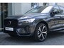 Volvo XC60 T8 Automaat Plug-in hybrid AWD Ultra Dark Panoramadak met schuif-/kantelfunctie | Luchtvering | Semi elektrische trekhaak | Premium audio by Harman Kardon | Verwarmbare voorstoelen, achterbank en stuurwiel | Rondom zichtcamera | Adaptieve cruise control | Alarmklasse 3