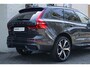 Volvo XC60 T8 Automaat Plug-in hybrid AWD Ultra Dark | Panoramadak met schuif-/kantelfunctie | Luchtvering | Semi elektrische trekhaak | Premium audio by Harman Kardon | Verwarmbare voorstoelen, achterbank en stuurwiel | Rondom zichtcamera | Adaptieve cruise control | Alarmklasse 3