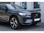Volvo XC60 T8 Automaat Plug-in hybrid AWD Ultra Dark Panoramadak met schuif-/kantelfunctie | Luchtvering | Sami elektrische trekhaak || Premium audio by Harman Kardon | Verwarmbare voorstoelen, achterbank en stuurwiel | Rondom zichtcamera | Adaptieve cruise control | Alarmklasse 3