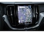 Volvo XC60 T8 Automaat Plug-in hybrid AWD Ultra Dark Panoramadak met schuif-/kantelfunctie | Luchtvering | Sami elektrische trekhaak || Premium audio by Harman Kardon | Verwarmbare voorstoelen, achterbank en stuurwiel | Rondom zichtcamera | Adaptieve cruise control | Alarmklasse 3