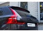Volvo XC60 T8 Automaat Plug-in hybrid AWD Ultra Dark Panoramadak met schuif-/kantelfunctie | Luchtvering | Semi elektrische trekhaak | Premium audio by Harman Kardon | Verwarmbare voorstoelen, achterbank en stuurwiel | Rondom zichtcamera | Adaptieve cruise control | Alarmklasse 3