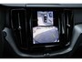 Volvo XC60 T8 Automaat Plug-in hybrid AWD Ultra Dark | Panoramadak met schuif-/kantelfunctie | Luchtvering | Semi elektrische trekhaak | Premium audio by Harman Kardon | Verwarmbare voorstoelen, achterbank en stuurwiel | Rondom zichtcamera | Adaptieve cruise control | Alarmklasse 3