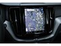 Volvo XC60 T8 Automaat Plug-in hybrid AWD Ultra Dark Panoramadak met schuif-/kantelfunctie | Luchtvering | Semi elektrische trekhaak | Premium audio by Harman Kardon | Verwarmbare voorstoelen, achterbank en stuurwiel | Rondom zichtcamera | Adaptieve cruise control | Alarmklasse 3