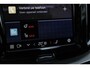 Volvo XC60 T8 Automaat Plug-in hybrid AWD Ultra Dark Panoramadak met schuif-/kantelfunctie | Luchtvering | Semi elektrische trekhaak | Premium audio by Harman Kardon | Verwarmbare voorstoelen, achterbank en stuurwiel | Rondom zichtcamera | Adaptieve cruise control | Alarmklasse 3