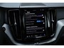 Volvo XC60 T8 Automaat Plug-in hybrid AWD Ultra Dark Panoramadak met schuif-/kantelfunctie | Luchtvering | Sami elektrische trekhaak || Premium audio by Harman Kardon | Verwarmbare voorstoelen, achterbank en stuurwiel | Rondom zichtcamera | Adaptieve cruise control | Alarmklasse 3