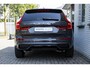 Volvo XC60 T8 Automaat Plug-in hybrid AWD Ultra Dark | Panoramadak met schuif-/kantelfunctie | Luchtvering | Semi elektrische trekhaak | Premium audio by Harman Kardon | Verwarmbare voorstoelen, achterbank en stuurwiel | Rondom zichtcamera | Adaptieve cruise control | Alarmklasse 3