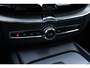 Volvo XC60 T8 Automaat Plug-in hybrid AWD Ultra Dark Panoramadak met schuif-/kantelfunctie | Luchtvering | Semi elektrische trekhaak | Premium audio by Harman Kardon | Verwarmbare voorstoelen, achterbank en stuurwiel | Rondom zichtcamera | Adaptieve cruise control | Alarmklasse 3