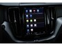 Volvo XC60 T8 Automaat Plug-in hybrid AWD Ultra Dark | Panoramadak met schuif-/kantelfunctie | Luchtvering | Semi elektrische trekhaak | Premium audio by Harman Kardon | Verwarmbare voorstoelen, achterbank en stuurwiel | Rondom zichtcamera | Adaptieve cruise control | Alarmklasse 3