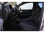 Volvo EC40 Single Motor Extended Range 82 kWh Plus | Textiel City Canvas | 20-Inch Lichtmetalen velgen | Extra getint glas | Harman Kardon audio| Panoramadak | Stoel- & Stuurwielverwarming | BLIS