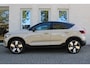 Volvo EC40 Single Motor Extended Range 82 kWh Plus | Textiel City Canvas | 20-Inch Lichtmetalen velgen | Extra getint glas | Harman Kardon audio| Panoramadak | Stoel- & Stuurwielverwarming | BLIS