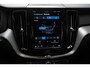 Volvo XC60 T6 Plug-in hybrid AWD Plus Dark | 2250 kg Trekgewicht | Panoramadak | Verwarmbare voorstoelen + Stuurwiel | 360 Graden Parkeercamera | Google Infotainment