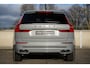 Volvo XC60 2.0 T6 Plug-in hybrid AWD Essential Edition Bright HEICO Pakket | 21'' Black Edition velgen | Adaptieve Cruise Control | Panoramadak | Parkeercamera Achter
