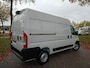 Fiat Ducato L2H2 2.2 MultiJet 180pk 3.5t Heavy | BPM vrij | NAVI | Multimedia | Apple CarPlay | Android Auto | Achteruitrijcamera | Parkeersensoren achter | Dode hoek detectie | Digital cockpit | Stuurwielbediening | Inklapbare buitenspiegels | Bestuurdersstoel comfort | Armsteun | Bank voorpassagiers | Airbags | Verzwaarde vering | Reservewiel | N403779