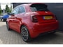 Fiat 500e 3+1 La Prima 42 kWh 3-Fase | Vol-Leder | Navigatie | Achteruitrijcamera | Stoelverwarming | Adaptive Cruise | Draadloos telefoonlader | !!