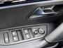 Peugeot 2008 Hybrid 145 GT / Nieuw, veel voordeel / tot 8 jaar Garantie / Elektr. schuifdak en bestuurdersstoel / Stoelverwarming / Camera 360° / Adapt. CC / Navi / Apple Carplay Android / 17" LM wielen / ook in zwart leverbaar /