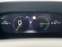 Peugeot 2008 Hybrid 145 GT / Nieuw, veel voordeel / tot 8 jaar Garantie / Elektr. schuifdak en bestuurdersstoel / Stoelverwarming / Camera 360° / Adapt. CC / Navi / Apple Carplay Android / 17" LM wielen / ook in zwart leverbaar /