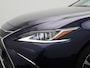 Lexus ES 300h Luxury Line | Automaat | Panoramadak | Lederen Bekleding | Achteruitrijcamera | Apple Carplay / Android Auto | Stoelverwaming en Ventilatie | Navigatie | Climate Control | Lichtmetalen Velgen |
