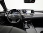 Lexus ES 300h Luxury Line | Automaat | Panoramadak | Lederen Bekleding | Achteruitrijcamera | Apple Carplay / Android Auto | Stoelverwaming en Ventilatie | Navigatie | Climate Control | Lichtmetalen Velgen |
