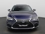 Lexus ES 300h Luxury Line | Automaat | Panoramadak | Lederen Bekleding | Achteruitrijcamera | Apple Carplay / Android Auto | Stoelverwaming en Ventilatie | Navigatie | Climate Control | Lichtmetalen Velgen |