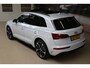 Audi Q5 55 TFSIe 367pk quattro Competition | Luchtvering | Panoramadak | Head-up | Matrix LED | 100% (Dealer) onderhouden label