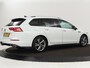 Volkswagen Golf 1.5 TSI R-Line | Trekhaak | Beats Audio | Camera | Stoelverwarming | Matrix LED | Sportstoelen | Adaptive cruise | Carplay | Dodehoek detectie | Keyless | Park Assist | Navigatie