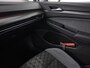 Volkswagen Golf 1.5 TSI R-Line | Trekhaak | Beats Audio | Camera | Stoelverwarming | Matrix LED | Sportstoelen | Adaptive cruise | Carplay | Dodehoek detectie | Keyless | Park Assist | Navigatie