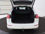 Volkswagen Golf 1.5 TSI R-Line | Trekhaak | Beats Audio | Camera | Stoelverwarming | Matrix LED | Sportstoelen | Adaptive cruise | Carplay | Dodehoek detectie | Keyless | Park Assist | Navigatie