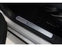 Volvo V90 B5 250PK ULTIMATE DARK MILD HYBRID | PANORAMISCH SCHUIF/KANTEL DAK | HARMAN KARDON PREMIUM AUDIO | FULL-LED ACTIVE HIGH BEAM KOPLAMPEN | LED MISTLAMPEN VOOR | POWER SEATS - BESTUURDERS- EN PASSAGIERSSTOEL ELEKTRISCHVERSTELBAAR MET GEHEUGEN, ELEKTRISCH VERSTELBARE  ZITVERLENGERS /LENDESTEUN VIERVOUDIG VERSTELBAAR | SPORTSTOELEN MET NAPPA LEER | STOEL/STUUR VERWARMING | ORREFORS KRISTALLEN POOKKNOP | ZWARTE HEMELBEKLEDING | EXTRA GETINT GLAS ACHTER | ACHTERUITRIJ CAMERA | UITKLAPBARE ZITVERHOGERS ACHTERBANK | 20" BLACK DIAMONT VELGEN | PARKEER VERWARMING MET TIMER "STANDKACHEL" | NAVIGATIE VIA GOOGLE | APPLE CARPLAY/ANDROID AUTO | PARKEERSENSOREN VOOR EN ACHTER | ELEKTRISCH BEDIENBARE ACHTERKLEP | KEYLESS ENTRY + START | DODEHOEK DETECTIE | DRAADLOZE TELEFOONLADER | ADAPTIVE CRUISE CONTROL |
