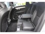 Volvo V90 B5 250PK ULTIMATE DARK MILD HYBRID | PANORAMISCH SCHUIF/KANTEL DAK | HARMAN KARDON PREMIUM AUDIO | FULL-LED ACTIVE HIGH BEAM KOPLAMPEN | LED MISTLAMPEN VOOR | POWER SEATS - BESTUURDERS- EN PASSAGIERSSTOEL ELEKTRISCHVERSTELBAAR MET GEHEUGEN, ELEKTRISCH VERSTELBARE  ZITVERLENGERS /LENDESTEUN VIERVOUDIG VERSTELBAAR | SPORTSTOELEN MET NAPPA LEER | STOEL/STUUR VERWARMING | ORREFORS KRISTALLEN POOKKNOP | ZWARTE HEMELBEKLEDING | EXTRA GETINT GLAS ACHTER | ACHTERUITRIJ CAMERA | UITKLAPBARE ZITVERHOGERS ACHTERBANK | 20" BLACK DIAMONT VELGEN | PARKEER VERWARMING MET TIMER "STANDKACHEL" | NAVIGATIE VIA GOOGLE | APPLE CARPLAY/ANDROID AUTO | PARKEERSENSOREN VOOR EN ACHTER | ELEKTRISCH BEDIENBARE ACHTERKLEP | KEYLESS ENTRY + START | DODEHOEK DETECTIE | DRAADLOZE TELEFOONLADER | ADAPTIVE CRUISE CONTROL |