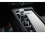 Volvo V90 B5 250PK ULTIMATE DARK MILD HYBRID | PANORAMISCH SCHUIF/KANTEL DAK | HARMAN KARDON PREMIUM AUDIO | FULL-LED ACTIVE HIGH BEAM KOPLAMPEN | LED MISTLAMPEN VOOR | POWER SEATS - BESTUURDERS- EN PASSAGIERSSTOEL ELEKTRISCHVERSTELBAAR MET GEHEUGEN, ELEKTRISCH VERSTELBARE  ZITVERLENGERS /LENDESTEUN VIERVOUDIG VERSTELBAAR | SPORTSTOELEN MET NAPPA LEER | STOEL/STUUR VERWARMING | ORREFORS KRISTALLEN POOKKNOP | ZWARTE HEMELBEKLEDING | EXTRA GETINT GLAS ACHTER | ACHTERUITRIJ CAMERA | UITKLAPBARE ZITVERHOGERS ACHTERBANK | 20" BLACK DIAMONT VELGEN | PARKEER VERWARMING MET TIMER "STANDKACHEL" | NAVIGATIE VIA GOOGLE | APPLE CARPLAY/ANDROID AUTO | PARKEERSENSOREN VOOR EN ACHTER | ELEKTRISCH BEDIENBARE ACHTERKLEP | KEYLESS ENTRY + START | DODEHOEK DETECTIE | DRAADLOZE TELEFOONLADER | ADAPTIVE CRUISE CONTROL |