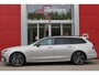 Volvo V90 B5 250PK ULTIMATE DARK MILD HYBRID | PANORAMISCH SCHUIF/KANTEL DAK | HARMAN KARDON PREMIUM AUDIO | FULL-LED ACTIVE HIGH BEAM KOPLAMPEN | LED MISTLAMPEN VOOR | POWER SEATS - BESTUURDERS- EN PASSAGIERSSTOEL ELEKTRISCHVERSTELBAAR MET GEHEUGEN, ELEKTRISCH VERSTELBARE  ZITVERLENGERS /LENDESTEUN VIERVOUDIG VERSTELBAAR | SPORTSTOELEN MET NAPPA LEER | STOEL/STUUR VERWARMING | ORREFORS KRISTALLEN POOKKNOP | ZWARTE HEMELBEKLEDING | EXTRA GETINT GLAS ACHTER | ACHTERUITRIJ CAMERA | UITKLAPBARE ZITVERHOGERS ACHTERBANK | 20" BLACK DIAMONT VELGEN | PARKEER VERWARMING MET TIMER "STANDKACHEL" | NAVIGATIE VIA GOOGLE | APPLE CARPLAY/ANDROID AUTO | PARKEERSENSOREN VOOR EN ACHTER | ELEKTRISCH BEDIENBARE ACHTERKLEP | KEYLESS ENTRY + START | DODEHOEK DETECTIE | DRAADLOZE TELEFOONLADER | ADAPTIVE CRUISE CONTROL |