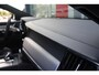 Volvo V90 B5 250PK ULTIMATE DARK MILD HYBRID | PANORAMISCH SCHUIF/KANTEL DAK | HARMAN KARDON PREMIUM AUDIO | FULL-LED ACTIVE HIGH BEAM KOPLAMPEN | LED MISTLAMPEN VOOR | POWER SEATS - BESTUURDERS- EN PASSAGIERSSTOEL ELEKTRISCHVERSTELBAAR MET GEHEUGEN, ELEKTRISCH VERSTELBARE  ZITVERLENGERS /LENDESTEUN VIERVOUDIG VERSTELBAAR | SPORTSTOELEN MET NAPPA LEER | STOEL/STUUR VERWARMING | ORREFORS KRISTALLEN POOKKNOP | ZWARTE HEMELBEKLEDING | EXTRA GETINT GLAS ACHTER | ACHTERUITRIJ CAMERA | UITKLAPBARE ZITVERHOGERS ACHTERBANK | 20" BLACK DIAMONT VELGEN | PARKEER VERWARMING MET TIMER "STANDKACHEL" | NAVIGATIE VIA GOOGLE | APPLE CARPLAY/ANDROID AUTO | PARKEERSENSOREN VOOR EN ACHTER | ELEKTRISCH BEDIENBARE ACHTERKLEP | KEYLESS ENTRY + START | DODEHOEK DETECTIE | DRAADLOZE TELEFOONLADER | ADAPTIVE CRUISE CONTROL |