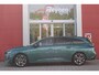 Peugeot 308 SW 1.2 Hybrid 145PK e-DCS6 ALLURE | KEYLESS ENTRY/START | DRAADLOZE APPLE CARPLAY/ANDROID AUTO | NAVIGATIE | CLIMATE CONTROL | LICHTMETALEN VELGEN 17" | LED KOPLAMPEN | 360° CAMERA | ADAPTIVE CRUISE CONTROL | DODEHOEK DETCTIE | DRAADLOZE TELEFOONLADER |