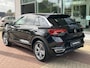 Volkswagen T-Roc 1.5 TSI 150pk DSG R-Line / Virtual Cockpit / Trekhaak afneembaar / Elek Achterklep / LED / Camera / Navigatie / 18" LMV