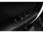 BMW 2-Serie Cabrio 218i Essential / Stoelverwarming / Windscherm / Climatronic / 19'' LMV / Parkeersensoren achter / BMW Radio Professional / Licht- & regensensor / Multimedia systeem