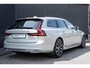 Volvo V90 T6 Automaat AWD Inscription Exclusive | Panoramisch schuif-/kantel dak | Verwarmbare | Premium Audio by Harman Kardon | Verwarmbare voorstoelen en stuurwiel | Massagefunctie in de voerstoelen | Rondom zichtcamera | Geïntegreerde stoelverhogers | Verwarmbare voorruit | Alarmklasse 3