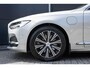 Volvo V90 T6 Automaat AWD Inscription Exclusive | Panoramisch schuif-/kantel dak | Verwarmbare | Premium Audio by Harman Kardon | Verwarmbare voorstoelen en stuurwiel | Massagefunctie in de voerstoelen | Rondom zichtcamera | Geïntegreerde stoelverhogers | Verwarmbare voorruit | Alarmklasse 3