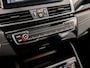 BMW 2-Serie Gran Tourer 220i Luxury 192Pk Automaat (PANORAMADAK, FACELIFT, GROOT NAVI, 4 CILINDER, HEAD-UP DISPLAY, LEDEREN SPORTSTOELEN, GETINT GLAS, SFEERVERLICHTING, LED KOPLAMPEN, ELEK ACHTERKLEP, NIEUWSTAAT)